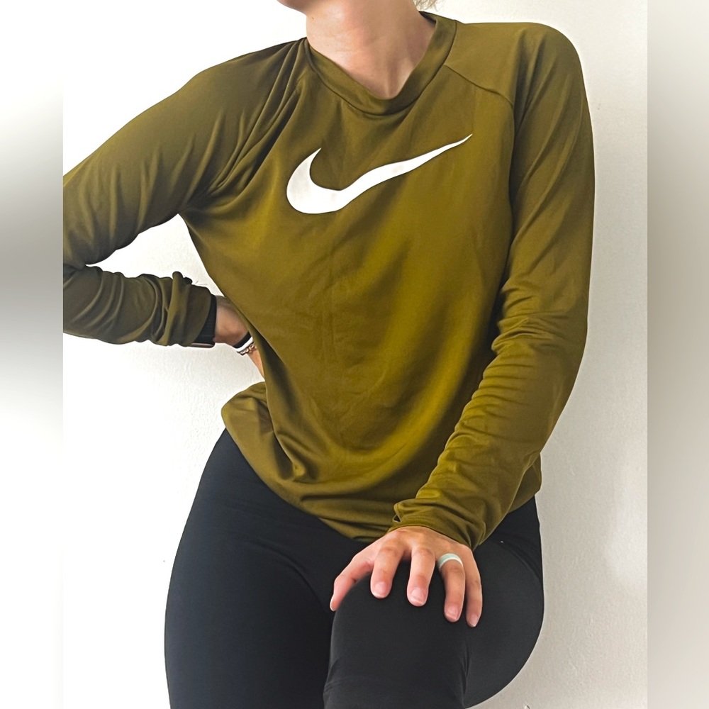 NIKE Running Dri-Fit LS Crewneck Pullover Banded Bottom Shirt-Olive Green